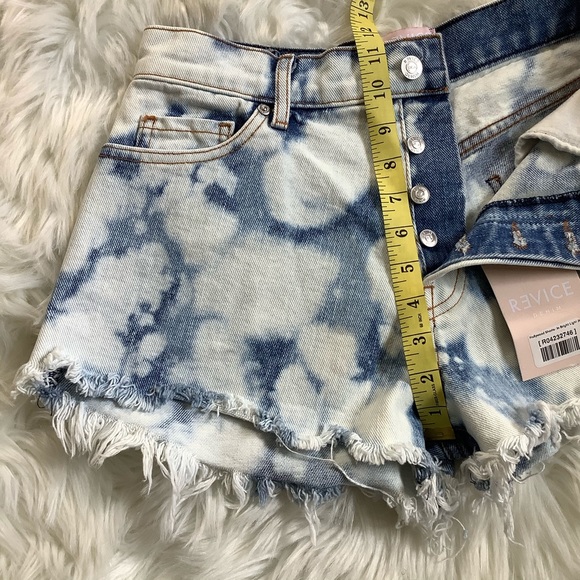 Revice Hollywood Button-fly Shorts Bleached Blue Raw Hem High Rise Size 26 NWT - Picture 10 of 11